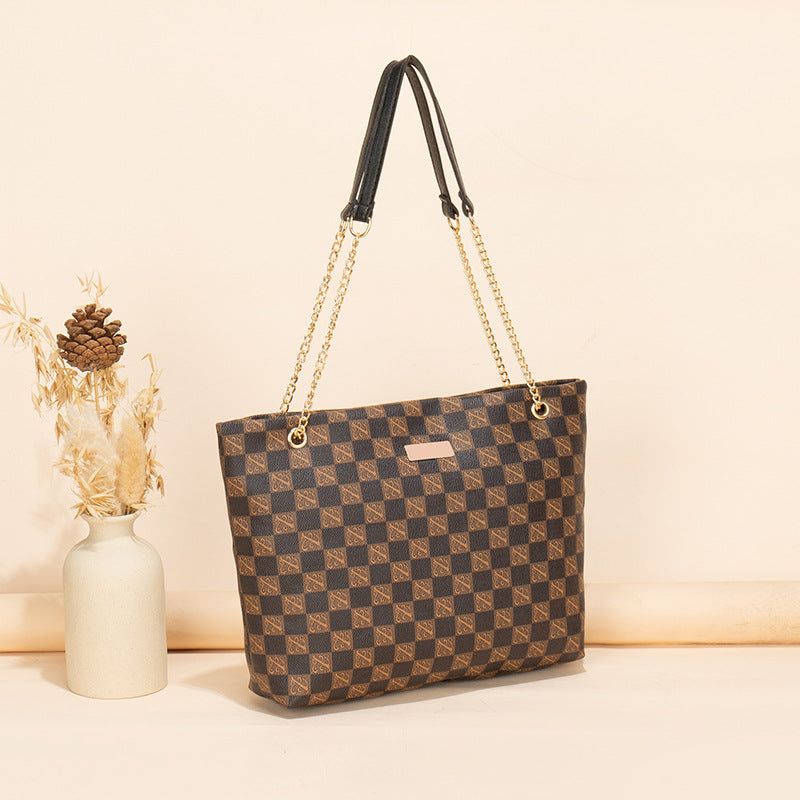 【50% OFF】Geanta Tote Geometrică cu Lanț Decorativ – Stil și Confort